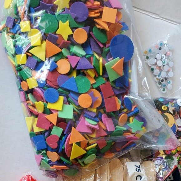 Craft Bundle - Sequins and Pom Poms - Picture 3 of 4